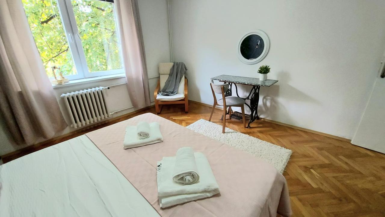 Inner City Two Bedroom Apartment Skopje Eksteriør billede